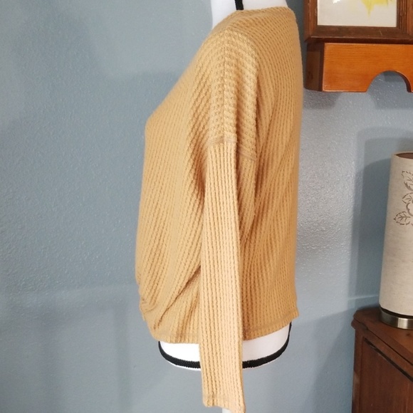 American Eagle Outfitters Top - Picture 8 of 8